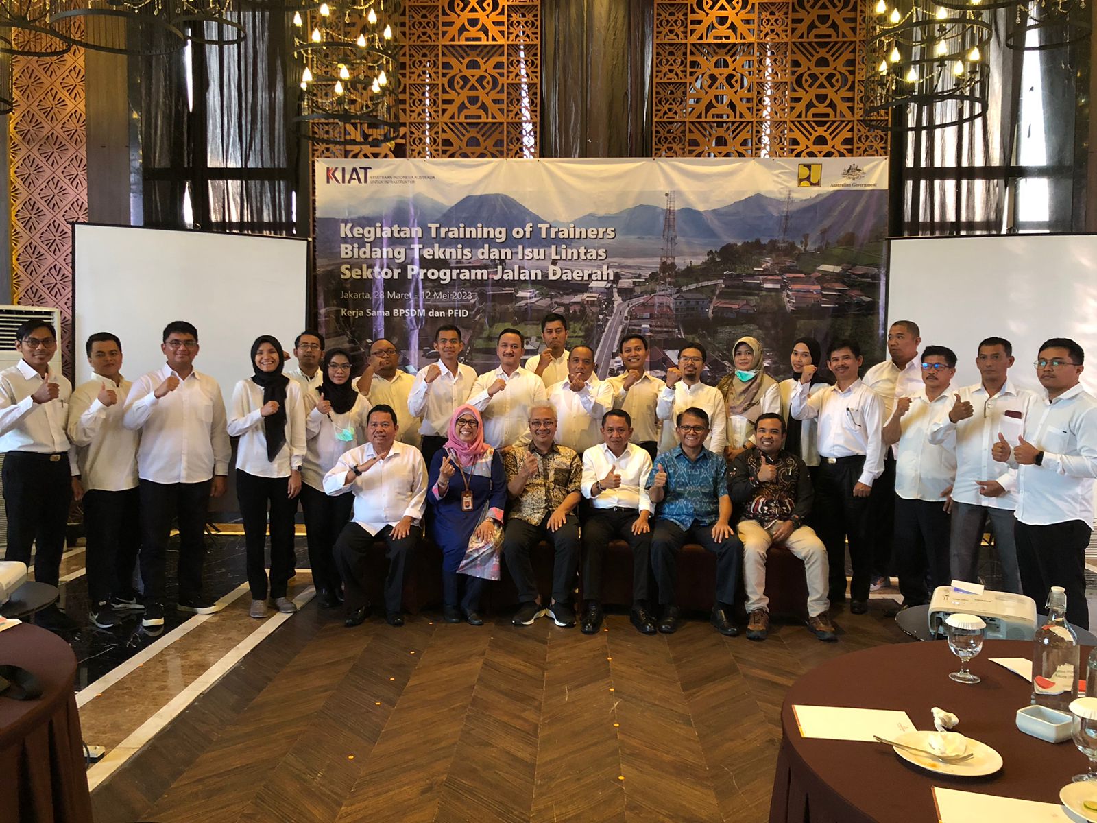 Read more about the article Dishub Sambas ikuti Training of Trainer (TOT) Forum Lalu Lintas Jalan (FLLAJ)