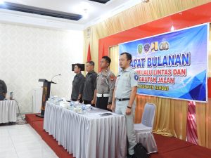 Read more about the article DISHUB Sambas Gelar Rakor FLLAJ Dengan Tema Penertiban Parkir Dan Bongkar Muat Barang Di Lokasi Ex Terminal Subah