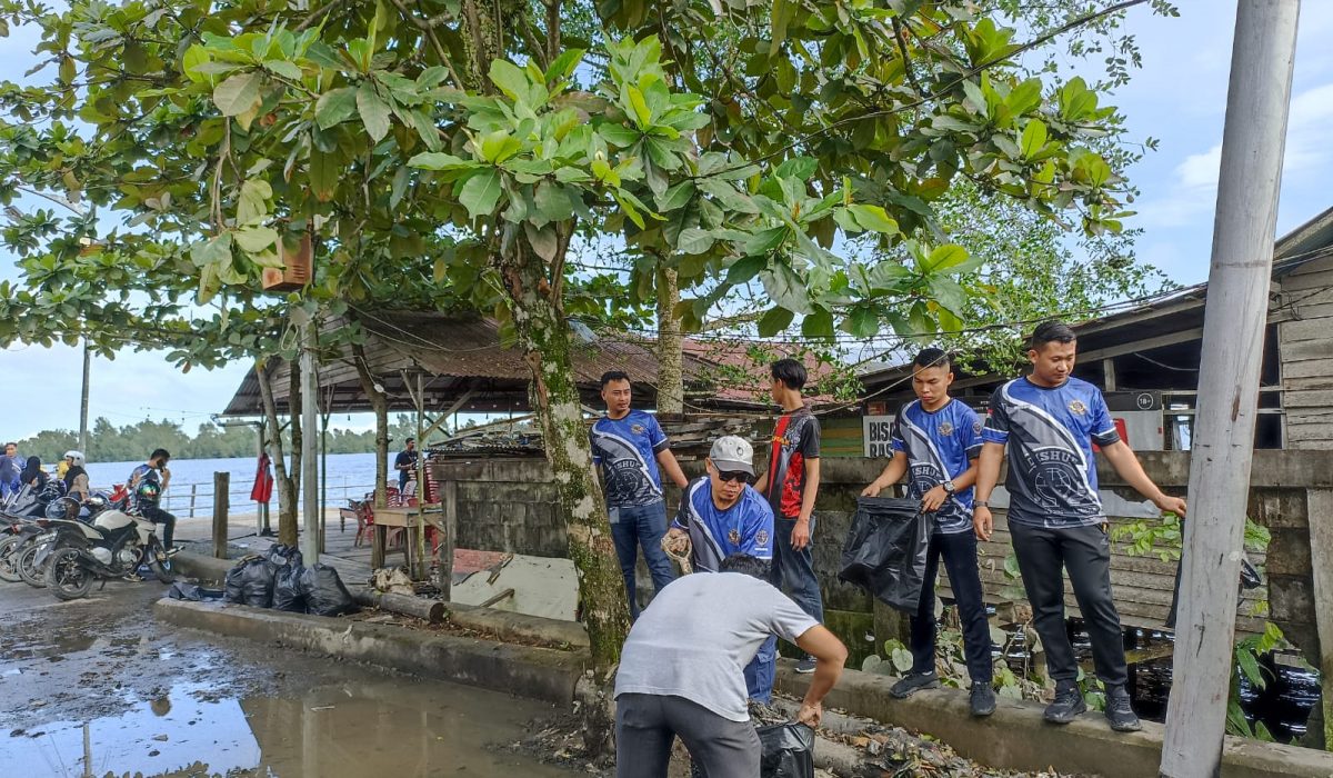 Dinas Perhubungan Kabupaten Sambas Melakukan Kegiatan Bhakti Sosial di Dermaga Tebas Kuala