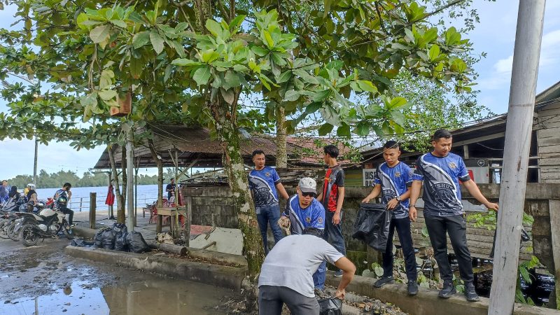 Dinas Perhubungan Kabupaten Sambas Melakukan Kegiatan Bhakti Sosial di Dermaga Tebas Kuala