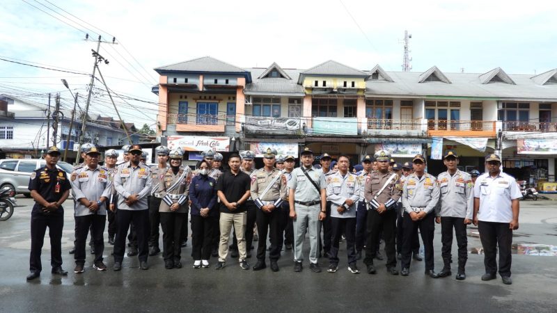 Upaya Cegah Laka Lantas Dan Tertib Lalu Lintas,  Satlantas Polres Sambas dan Dishub Kabupaten Sambas Lakukan Inpeksi Keselamatan LLAJ (Ramp Check) Kendaraan Angkutan Umum.